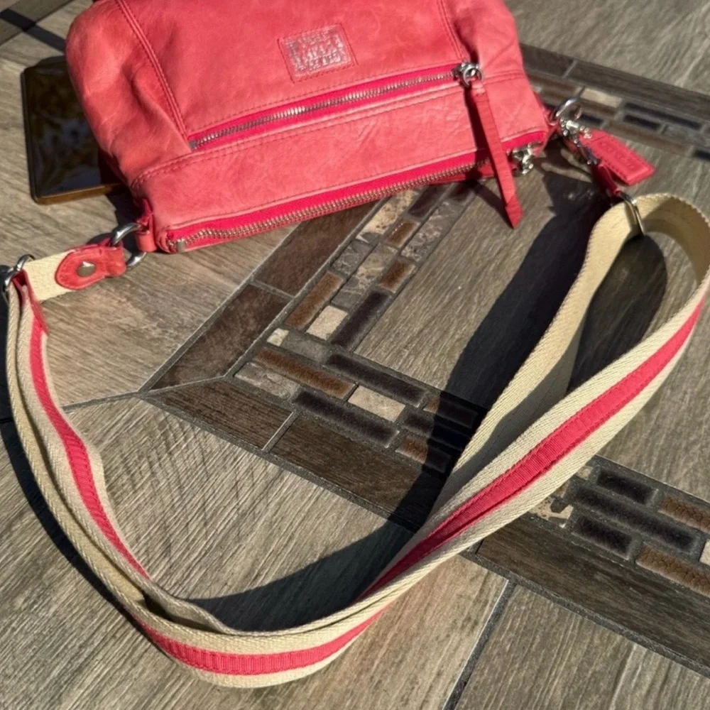 Coach Poppy Camelia Leather Cherry Red Crossbody Bag Y2K LIKE NEW!